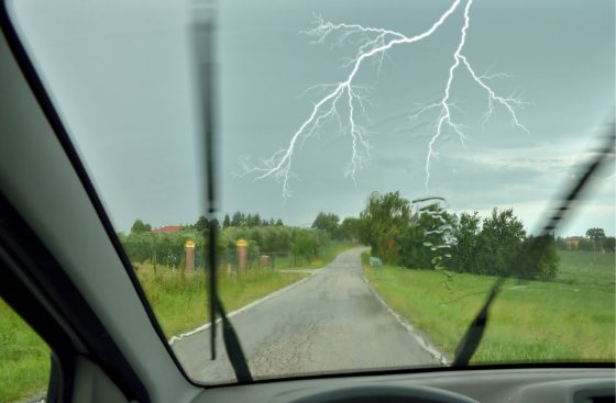 Lightning-Damage-to-Vehicles.jpg 
